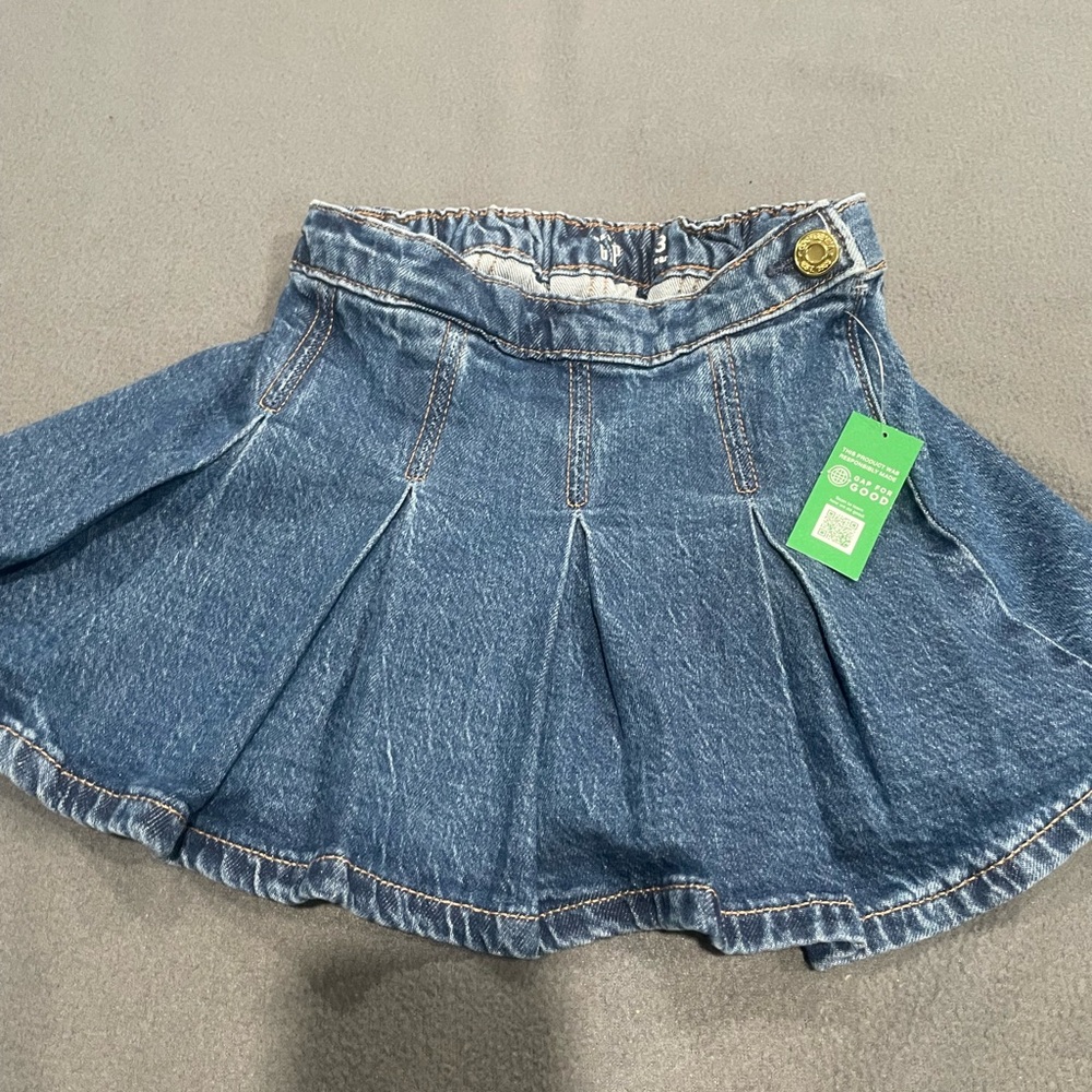 GAP denim toddler skirt size 3

NWT